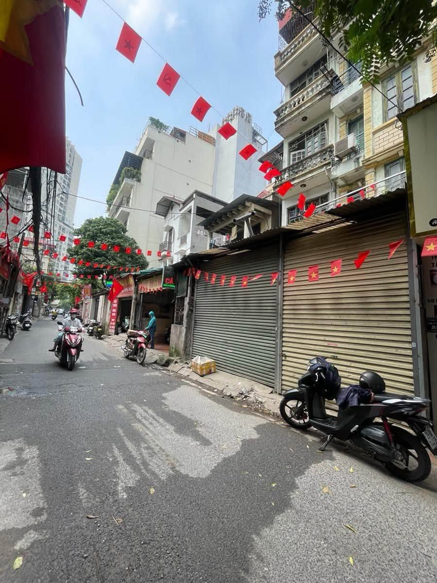 Bán nhà mặt phố Quan Nhân 74m², mặt tiền 5,5m, 31,82 tỷ